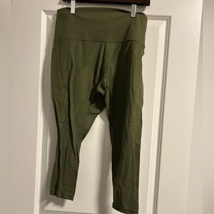 Athleta Salutation stash pocket II 7/8 tight